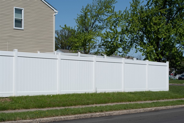How Vinyl Fencing Enhances Home Security and Property Protection